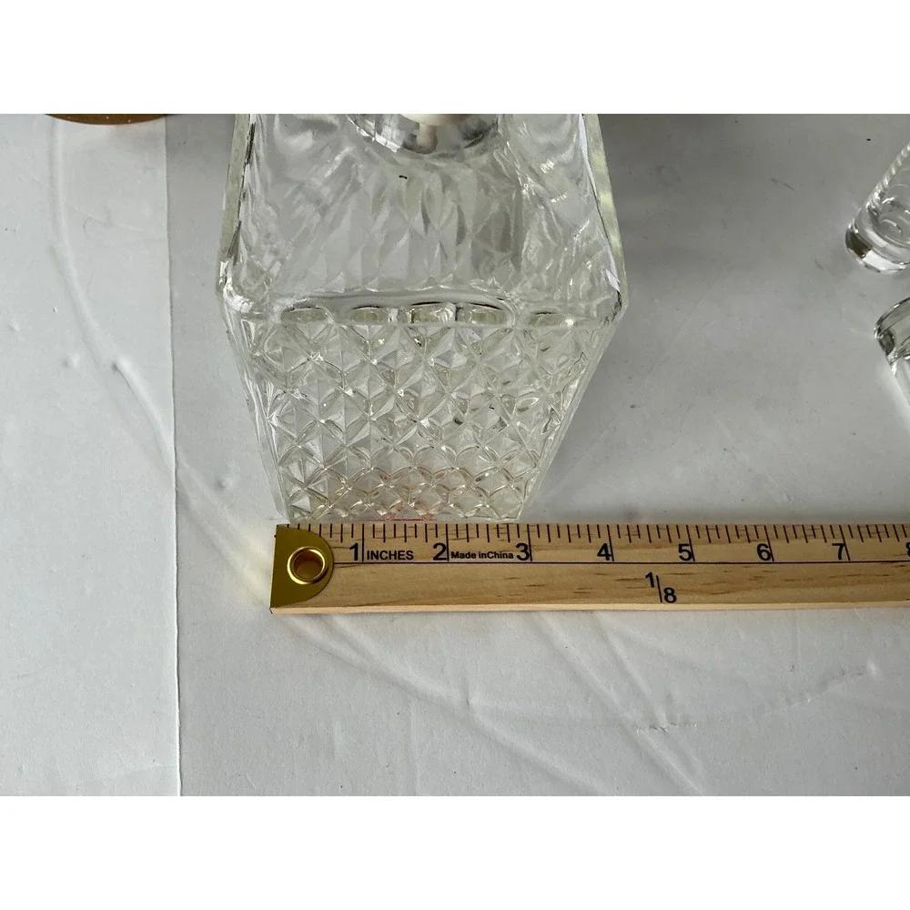 Vintage Stagecoach Music Box Liquor Decanter Set with 6 Shot‎ Glasses
